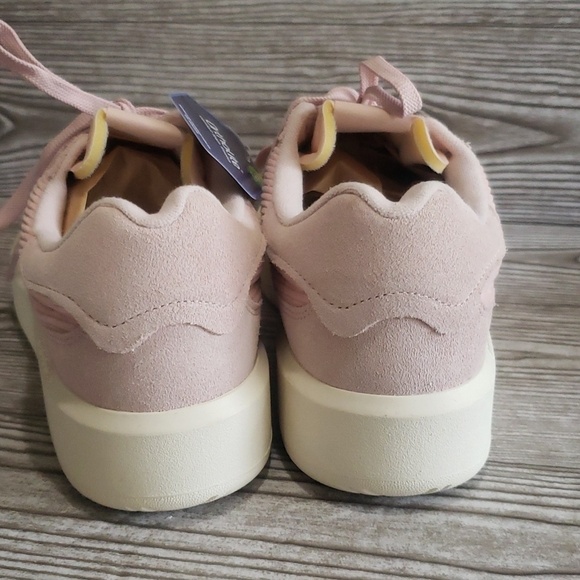 New Balance mens light pink suede and fabric platforms athletic shoes si… main image 4
